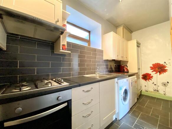 2 bed Terraced for sale Image 6