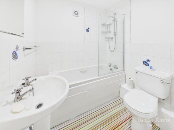 2 bed Apartment for sale Image 6