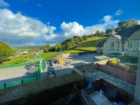 2 bed Terraced to rent Image 10