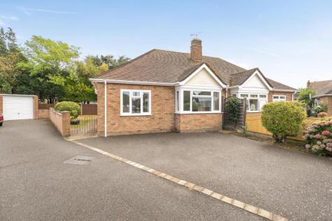 Court Close, Drayton