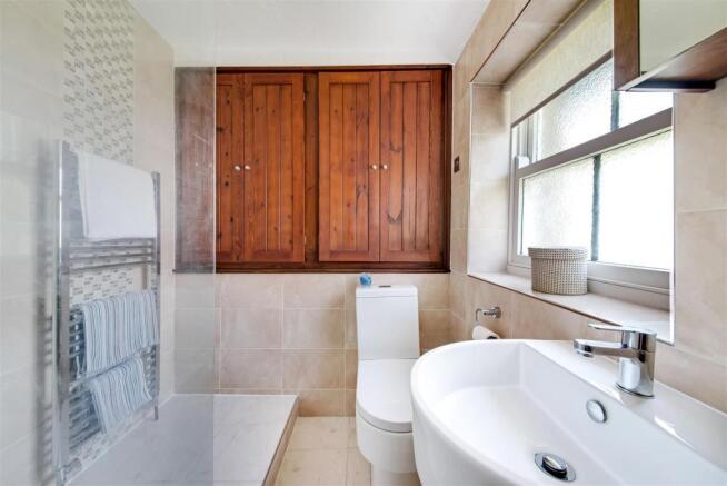 HOUSE BATHROOM.jpg
