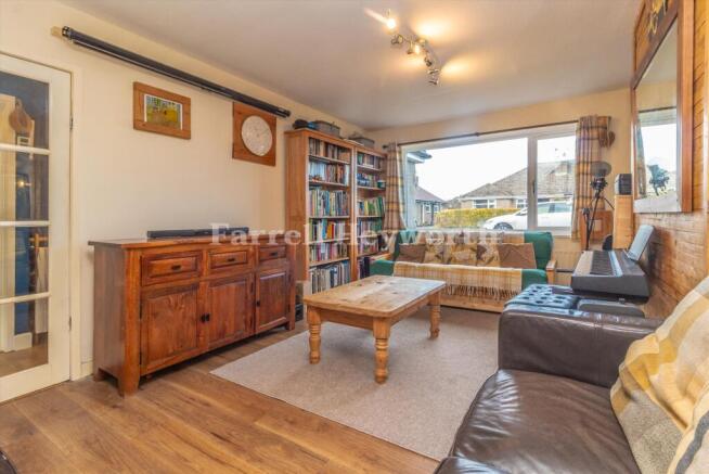 Lounge image 2