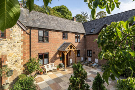 Weycroft, Axminster