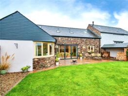 The Mews, Cwrt Road, Llangadog SA19 9HR