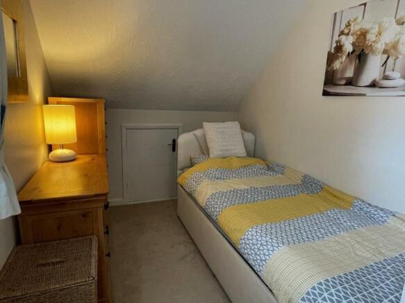 Bedroom,,.jpg