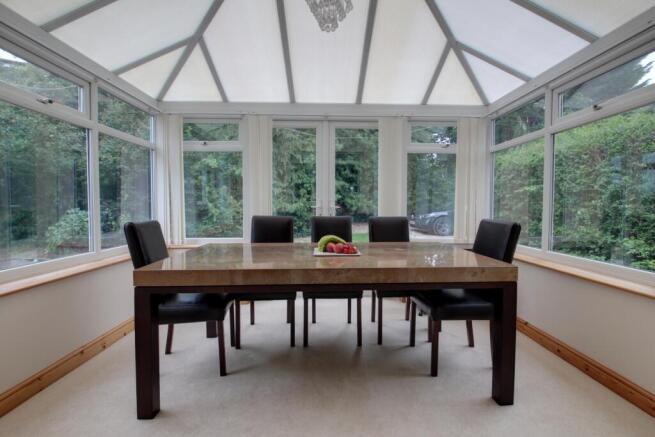 4 bed Semi-Detached for sale Image 7