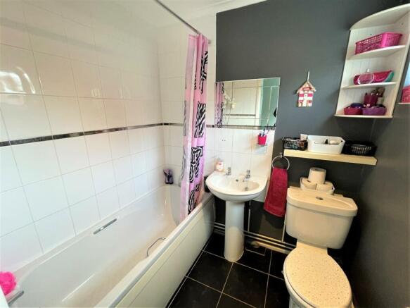 BATHROOM.JPG