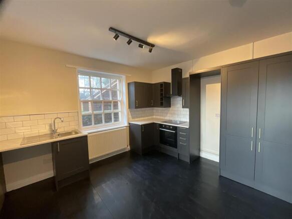 2 bed Flat to rent Image 6