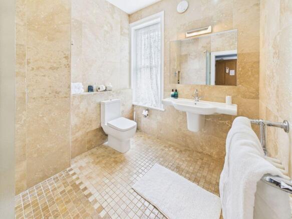 8 bed Semi-Detached for sale Image 8