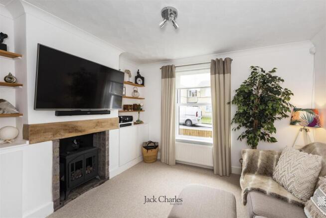 77 Colebrook Rd, TN4 9DP 002.jpg