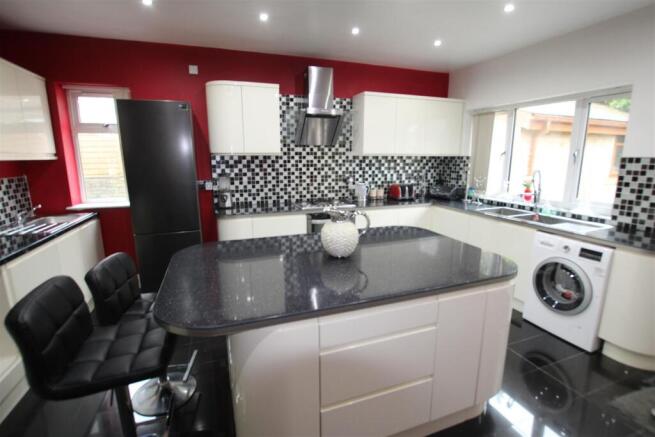 1 bed House Share to rent Image 7