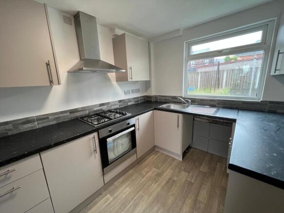 3 bed Semi-Detached for sale Image 6