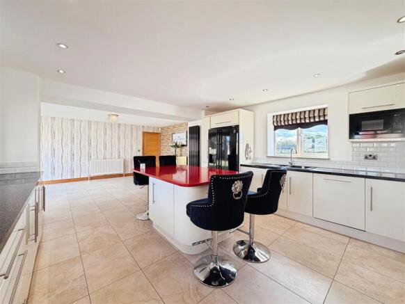 4 bed Barn Conversion for sale Image 12