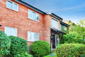 17, Canterbury Court, Battlefield Road, St. Albans AL1 4DX