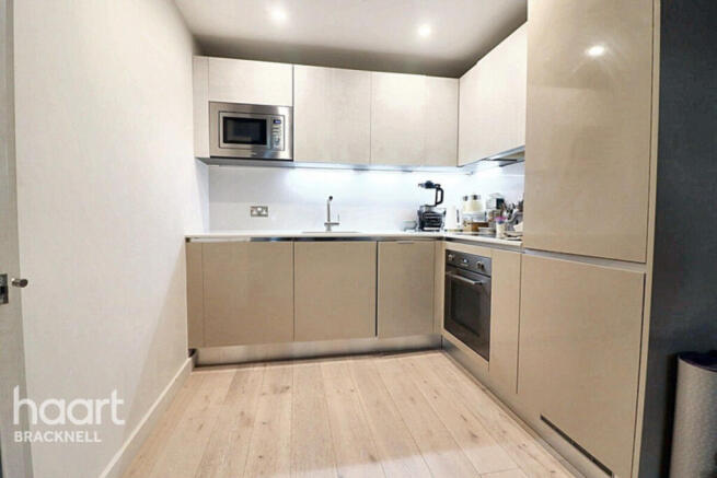 Wokingham Road, Bracknell photo 4