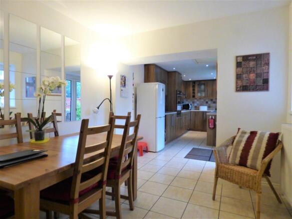 Dining Area.jpg