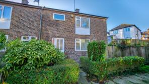 33, Revell Rise, London SE18 2NY