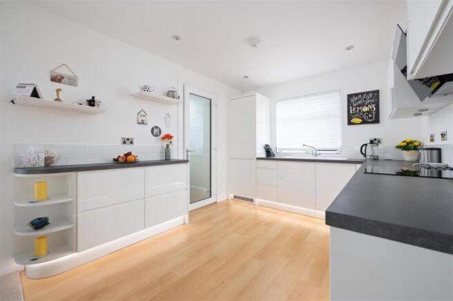 8GlenMoristonDrive024.JPG