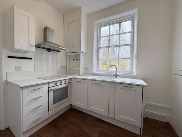 2 bed House to rent Image 3