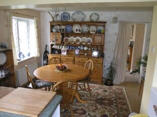 Kitchen/ Dining Area