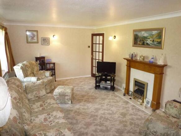 FRONT SITTING ROOM