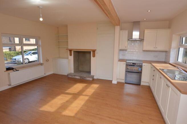 Open plan living/kitchen