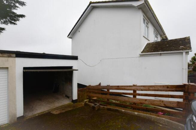 Garage & Parking