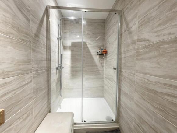 2 bed Flat for sale Image 9