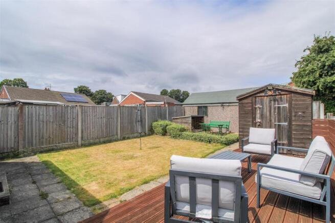 2 bed Semi-Detached Bungalow for sale Image 9