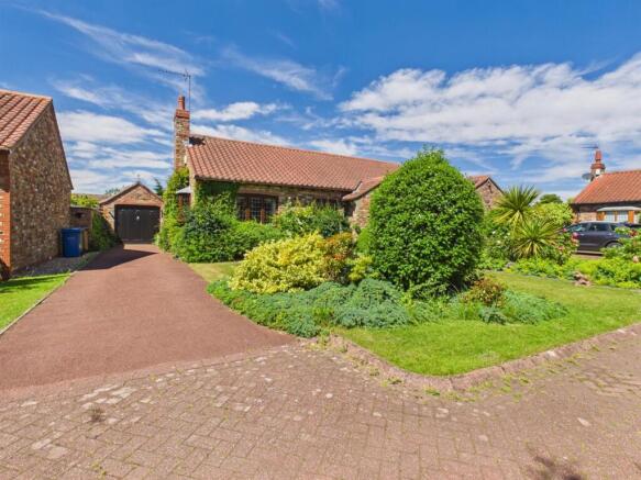 2 bed Detached Bungalow for sale Image 12