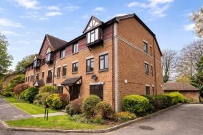 50, Dorchester Court, Woking GU22 7DW
