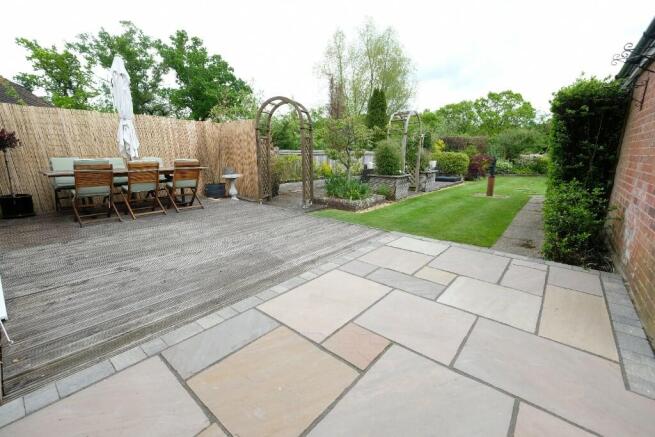 GARDEN 