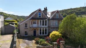 16, Broad Park Avenue, Ilfracombe EX34 8DZ