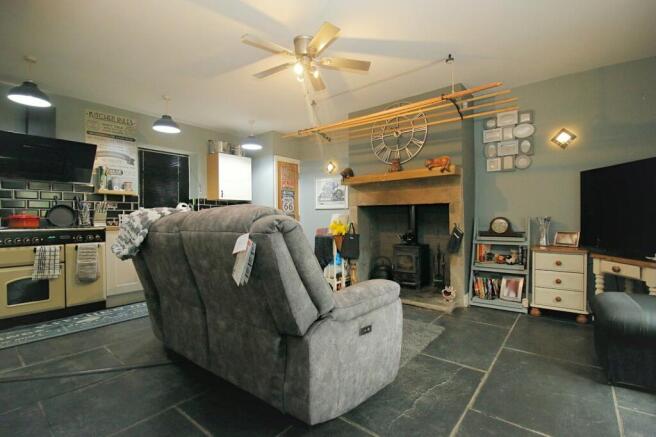 2 bed Terraced for sale Image 4