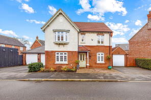 18, Hereward Way, Nuneaton CV10 0FA