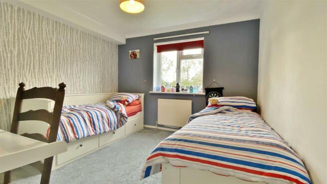BEDROOM 2