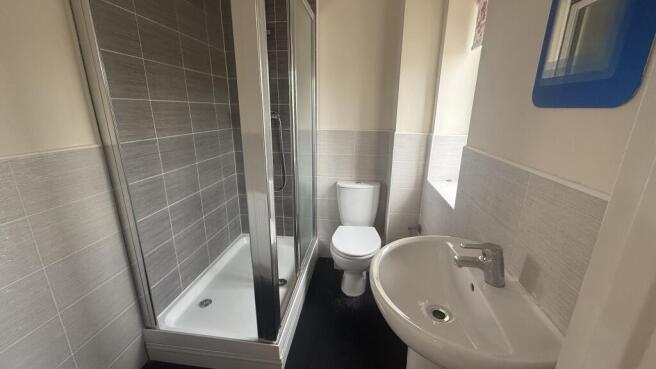 4 bed Detached to rent Image 12