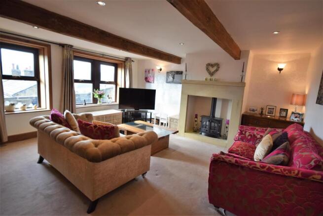 04 13 Cross Hill, Greetland, HX4 8JU lounge.JPG