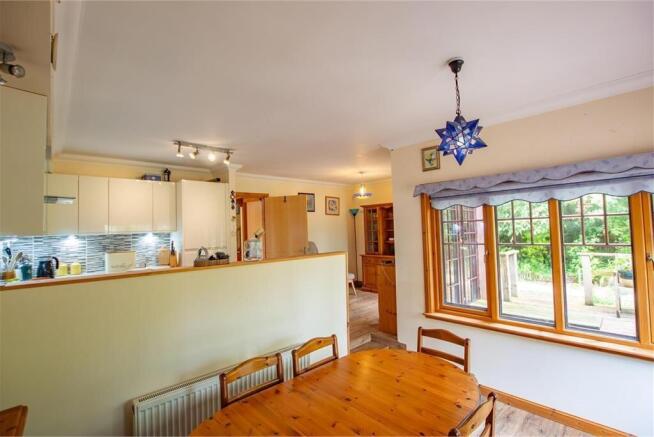 7b The Crescent, Skelmorlie, PA17 5DX photo 4
