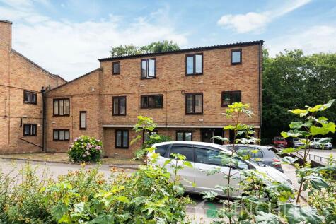 Woodburn Close, London, NW4
