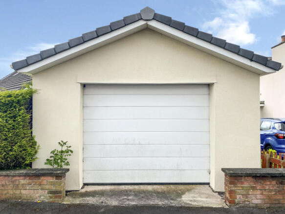 Detached Garage