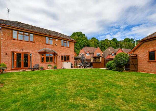7 Hellier Drive-3.jpg