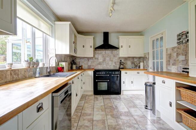 Kitchen: