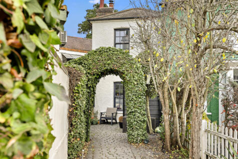 Stony Path, Loughton, Essex, IG10