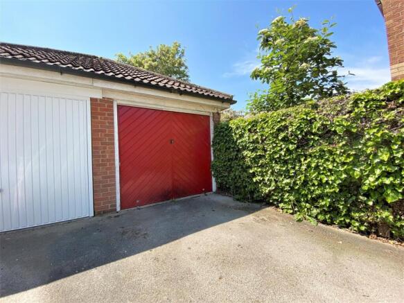 Single Garage 858