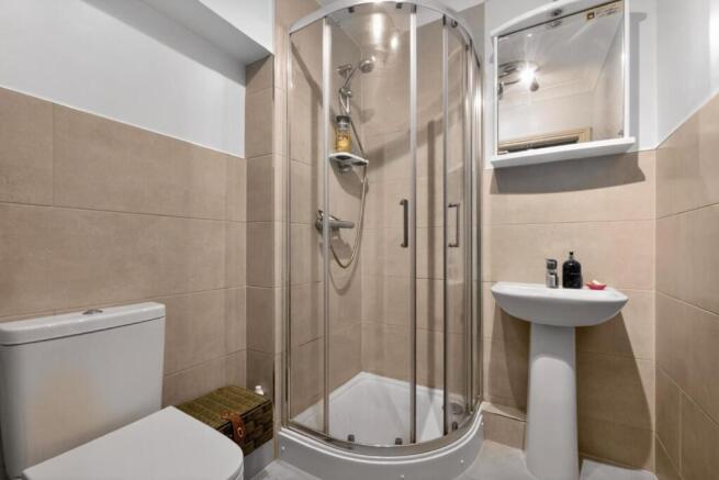 2 bed Apartment for sale Image 11