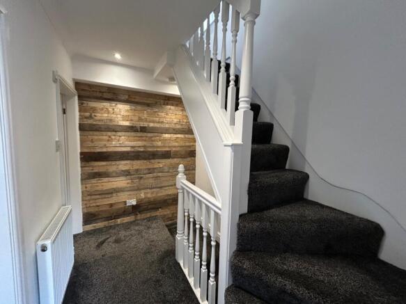 2 bed Terraced to rent Image 7