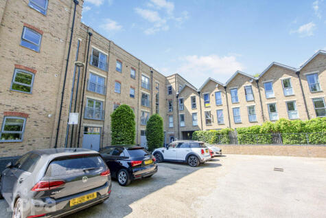 Esparto Way, Dartford, DA4
