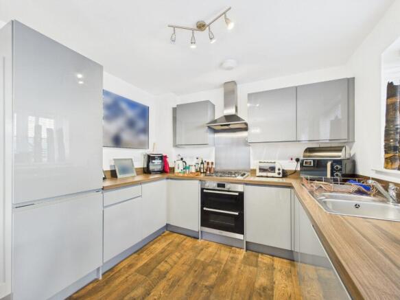4 bed Detached for sale Image 7