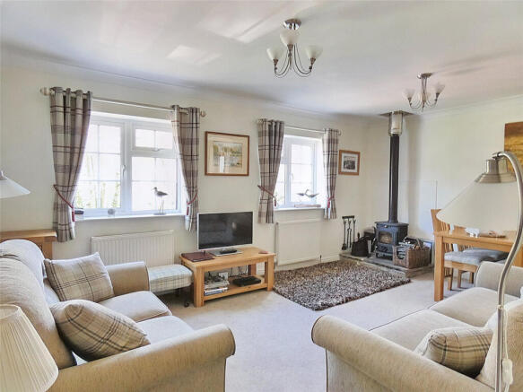 4 bed Detached for sale Image 12